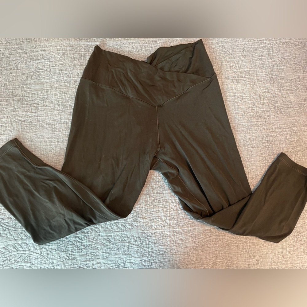 OFFLINE by Aerie—Real Me 3/4 Crop High Rise—Size XL